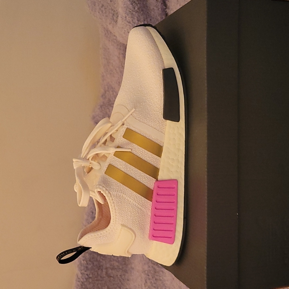 *NEW* [ADIDAS] NMD_R1